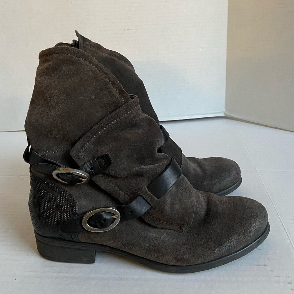 Miz Mooz Boots Gray Suede Short Booties Womens Moto Biker Designer Sz EU 40 8.5